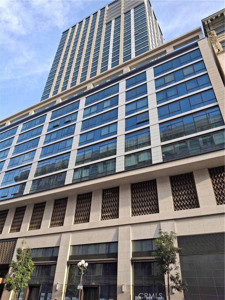 400 S. Broadway - Photo 1