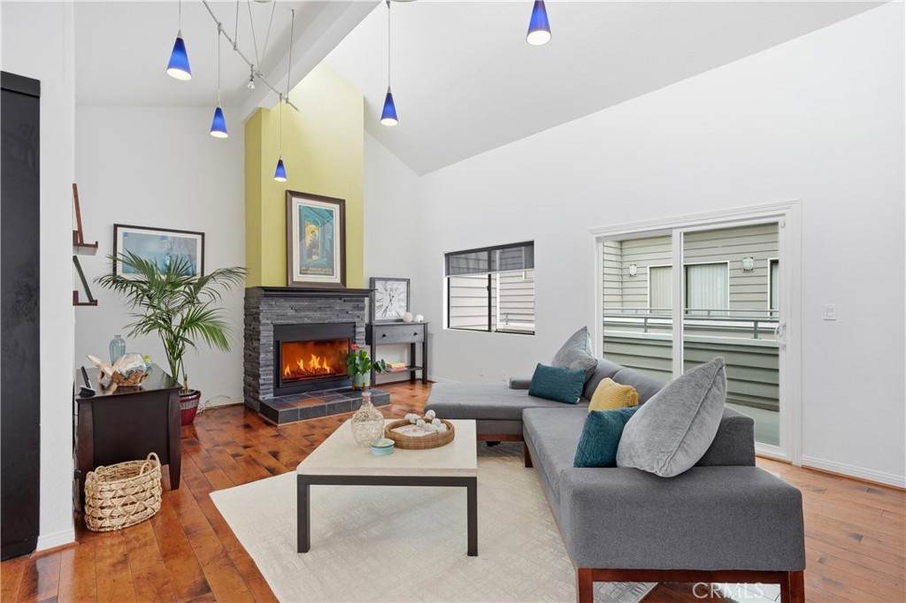 1134 Cypress - Photo 1