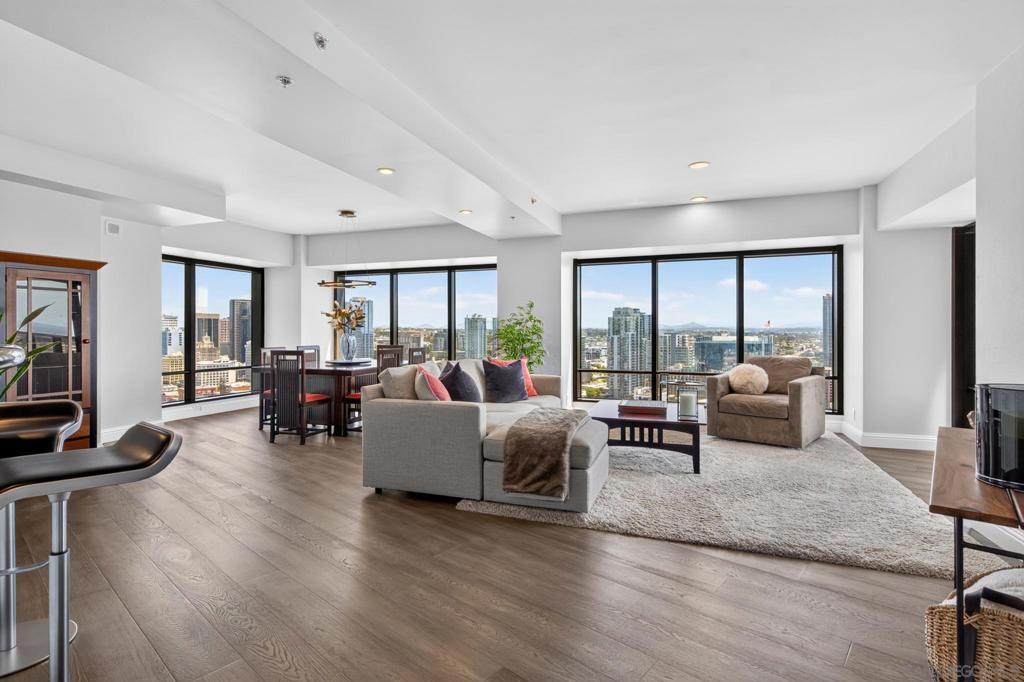 200 Harbor - Photo 1