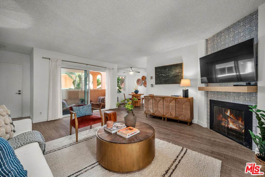 914 Lincoln Boulevard - Photo 1