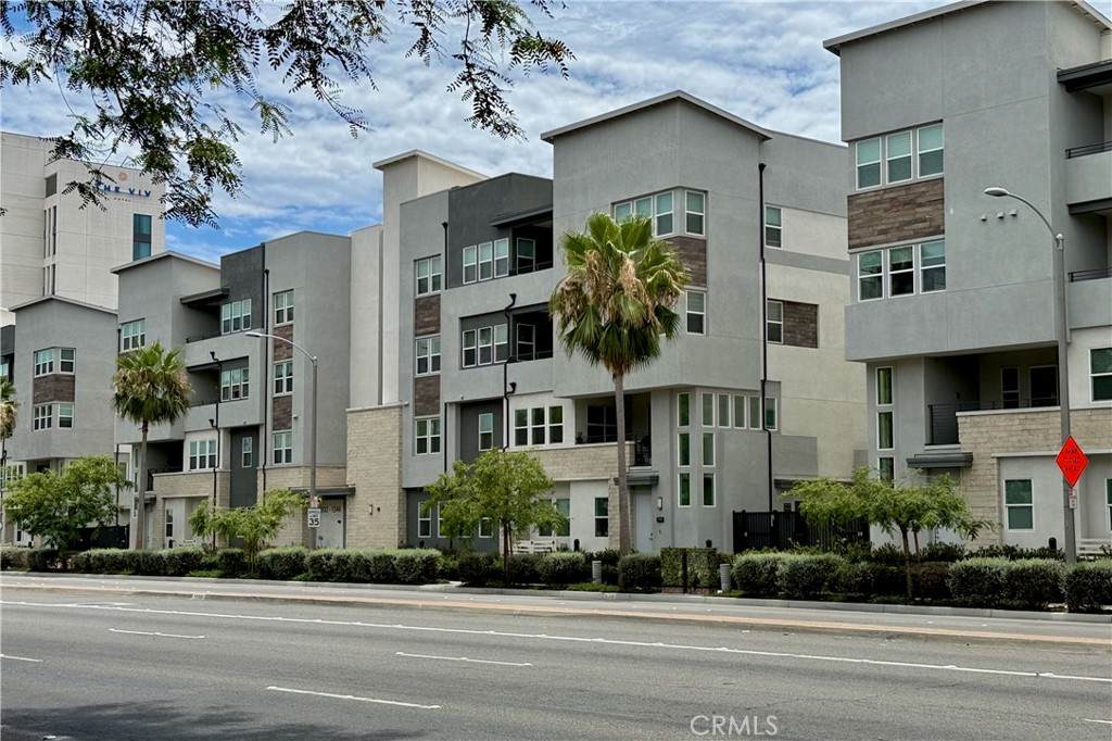 1130 Urbana - Photo 1