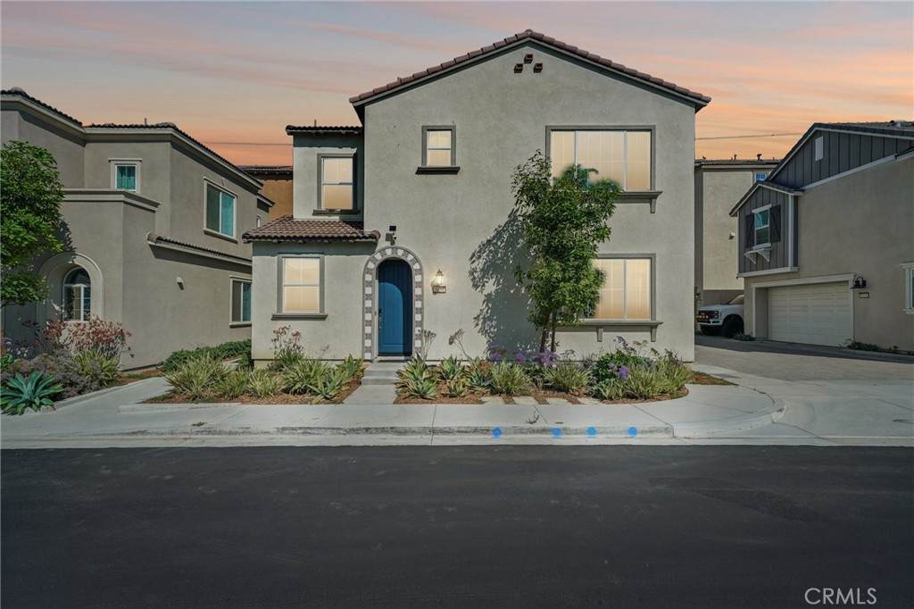 https://bt-photos.global.ssl.fastly.net/socal/orig_boomver_1_445645449-2.jpg