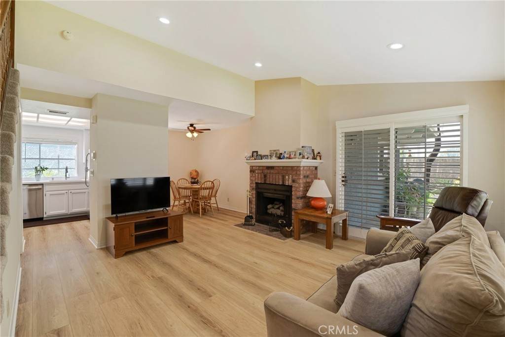 https://bt-photos.global.ssl.fastly.net/socal/orig_boomver_1_445661987-2.jpg