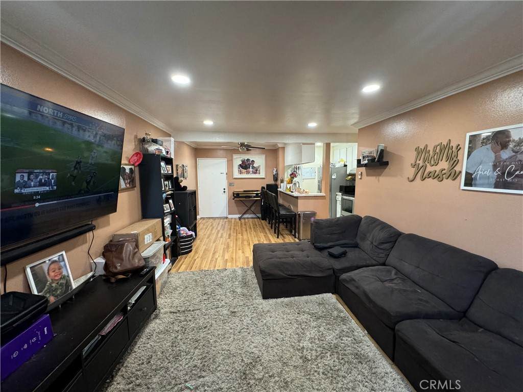 550 Regent - Photo 1