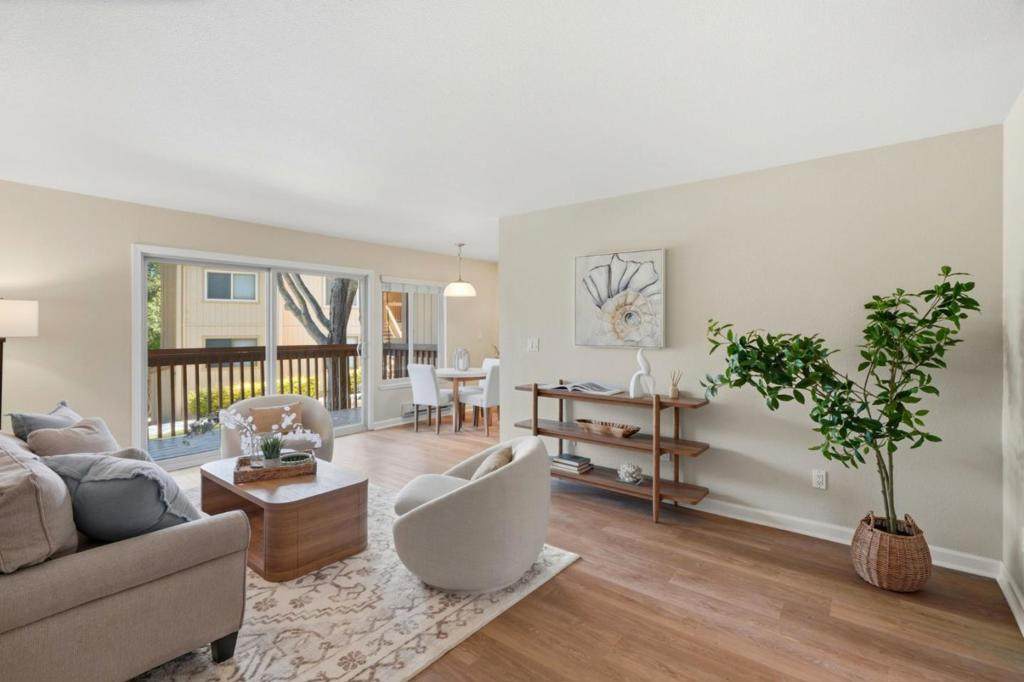300 Glenwood Circle - Photo 1