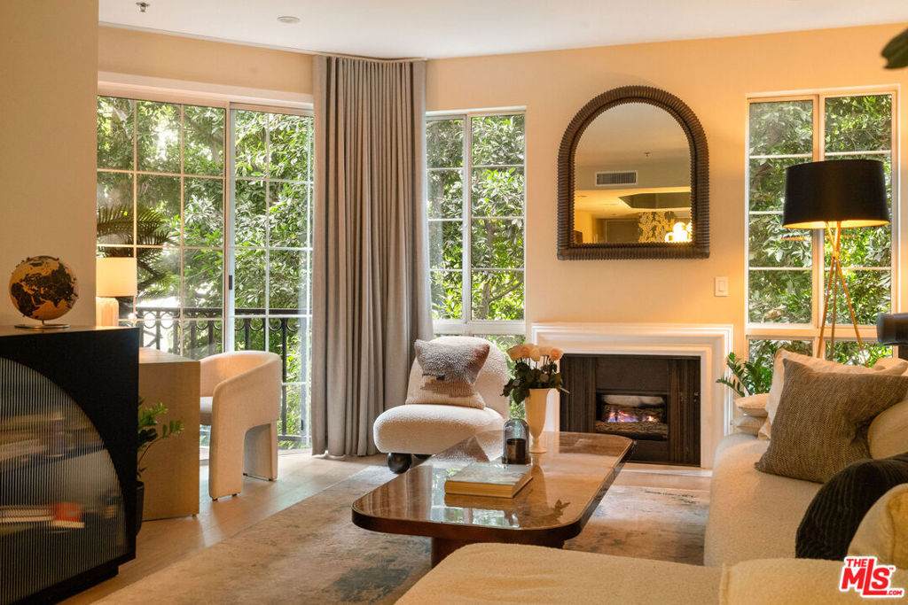 585 Rossmore Avenue - Photo 1