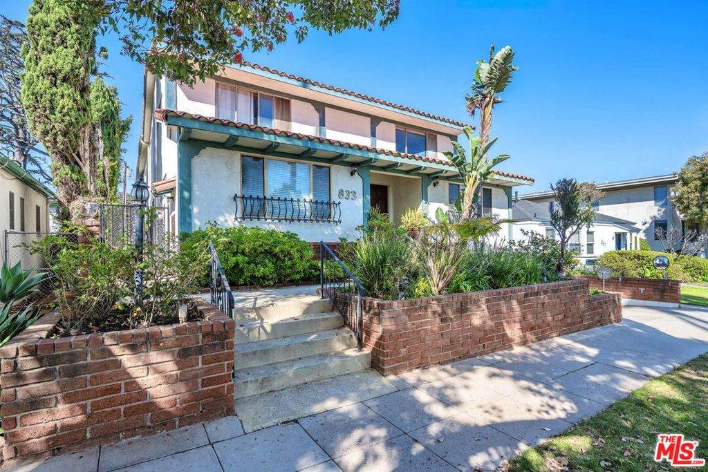 833 21st Street - Photo 1