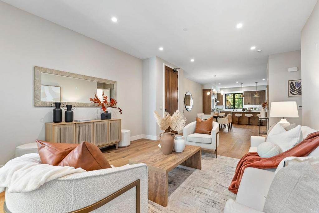 221 Hope Street - Photo 1
