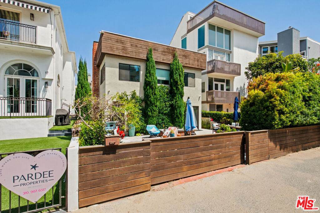 23 Privateer Street - Photo 1