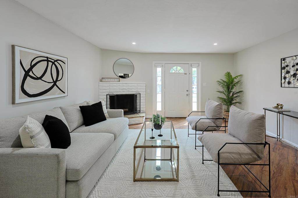 464 Woodlawn - Photo 1