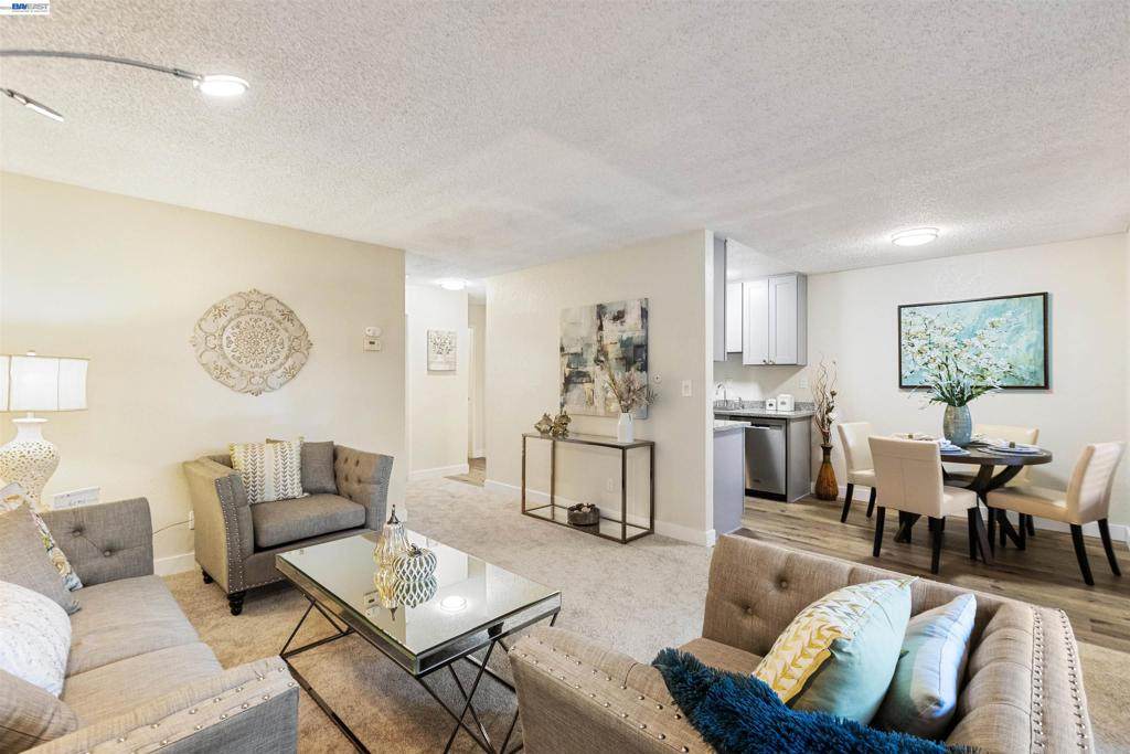 2131 Northwood Cir - Photo 1