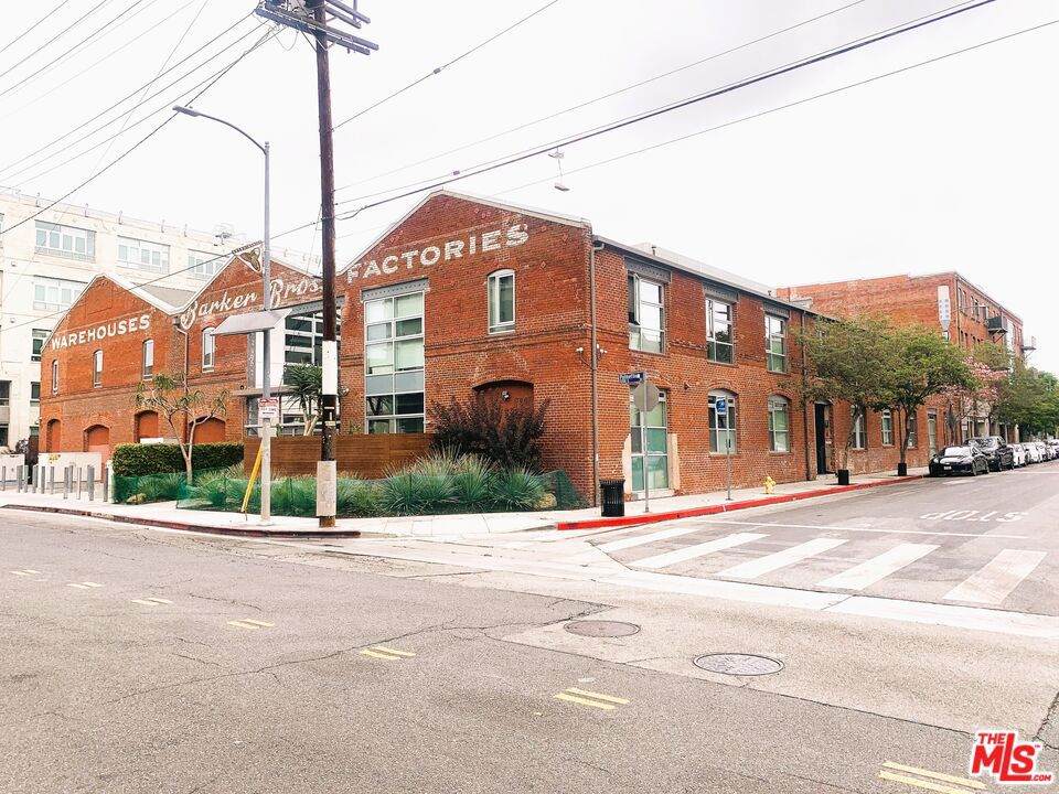 527 Molino Street - Photo 1