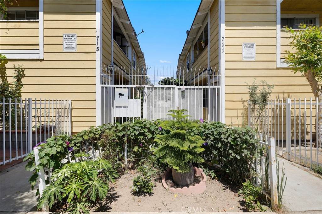 711 Lacy Street - Photo 1
