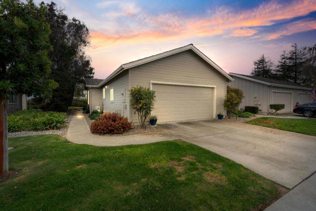729 Helen Drive - Photo 1