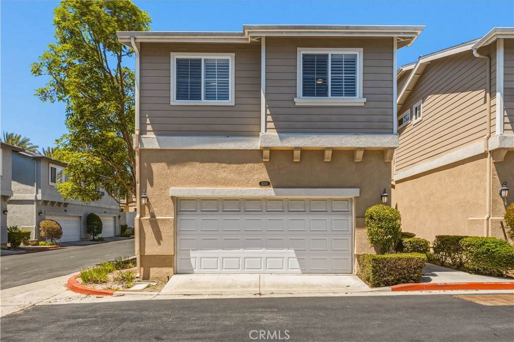 1009 Bayberry Court - Photo 1