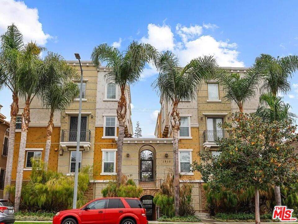 1810 Barrington Avenue - Photo 1