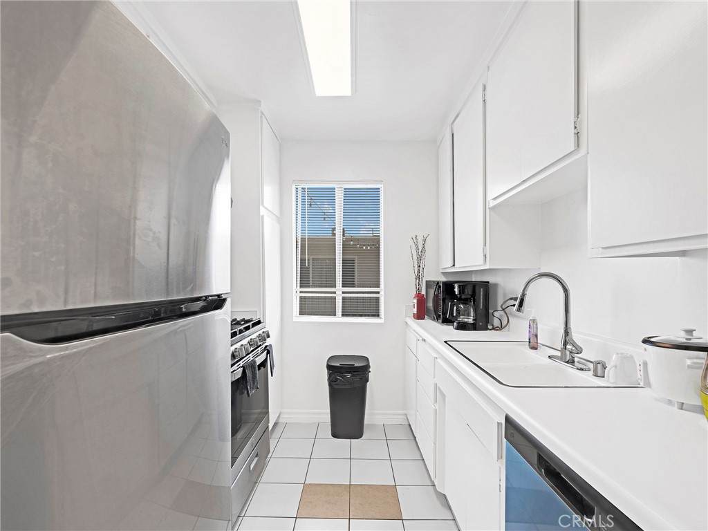 525 Shelton Street - Photo 1