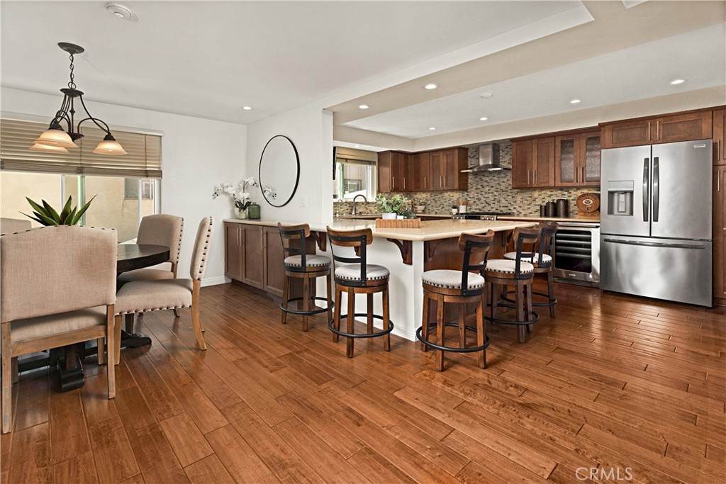 2517 Gates Avenue - Photo 1