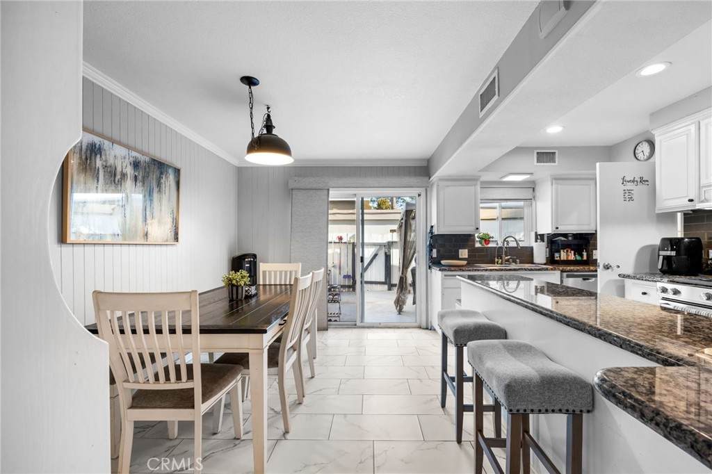 1800 Gramercy - Photo 1