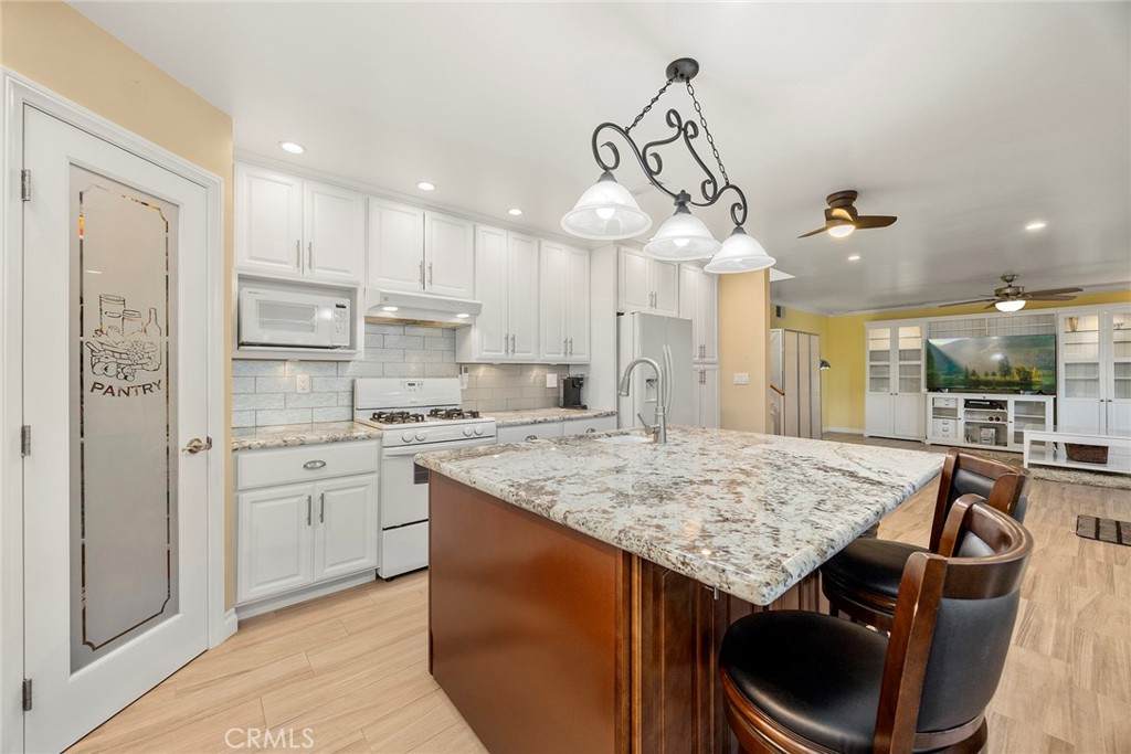 945 Glencliff - Photo 1