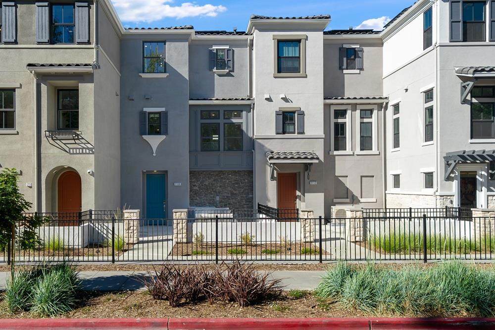 2108 Latham Street - Photo 1