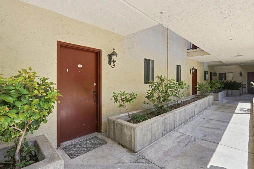https://bt-photos.global.ssl.fastly.net/socal/orig_boomver_1_445957829-2.jpg