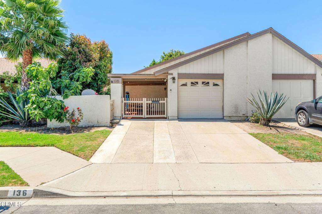 136 Tree Fern Court - Photo 1