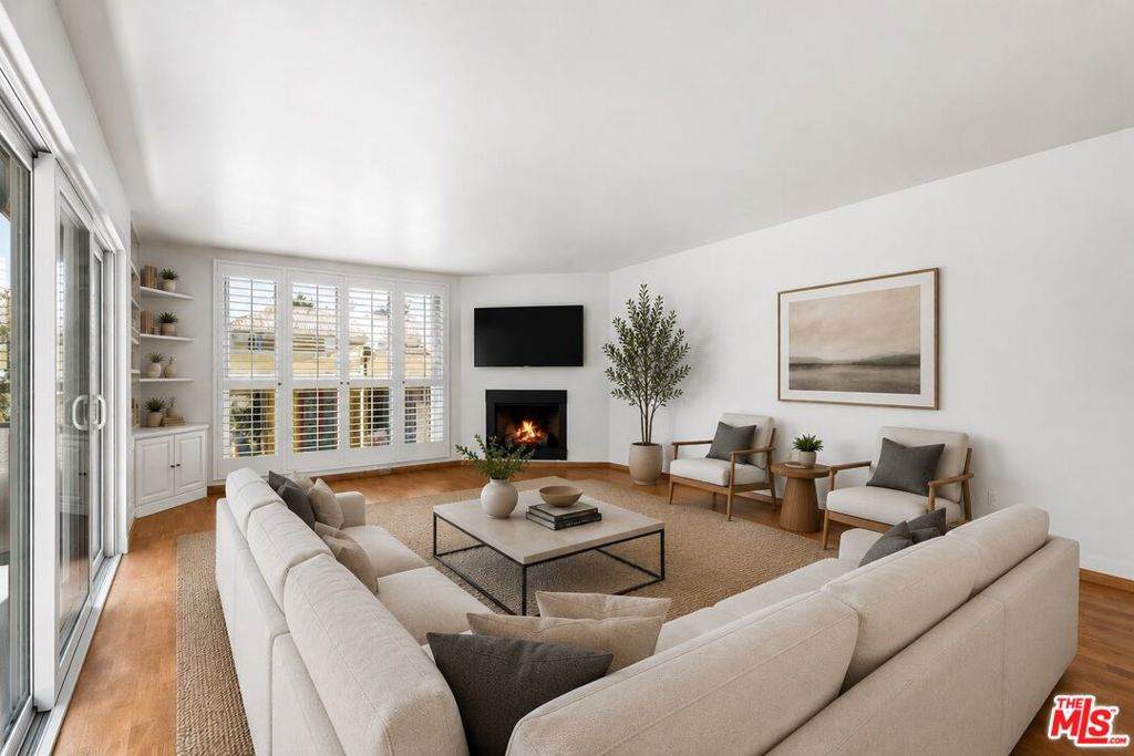 1127 10th St - Photo 1