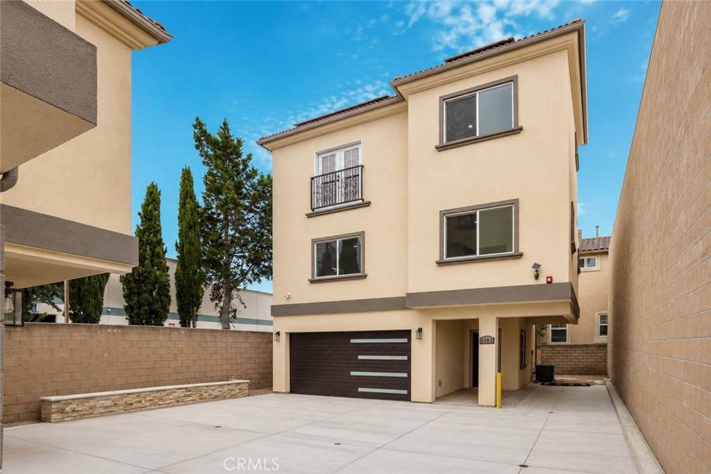 4102 Spencer - Photo 1