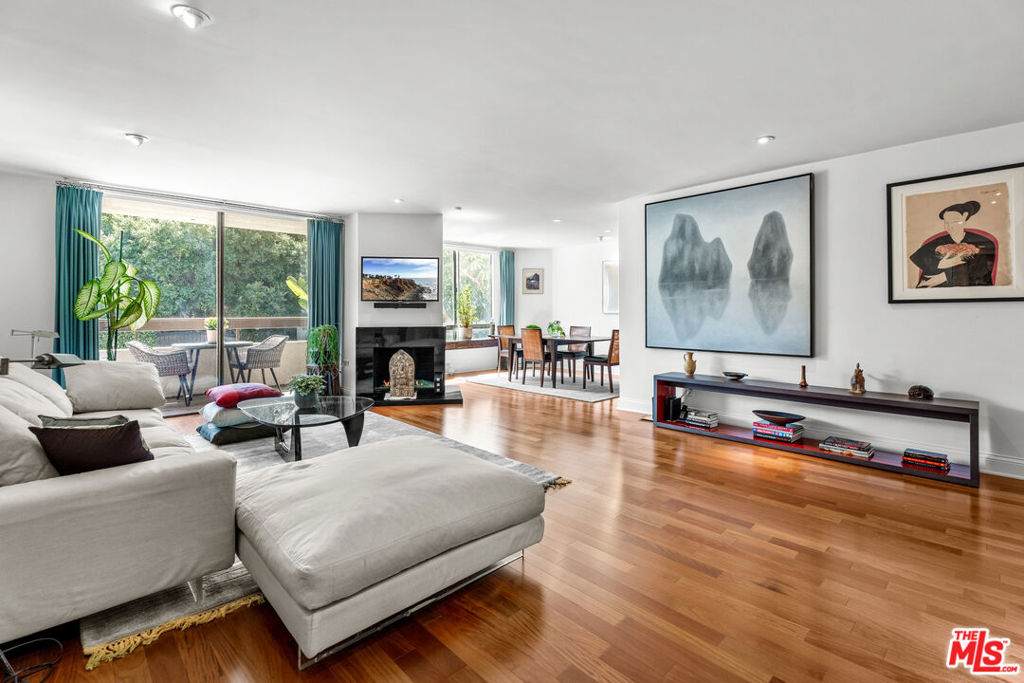 851 Kings Road - Photo 1