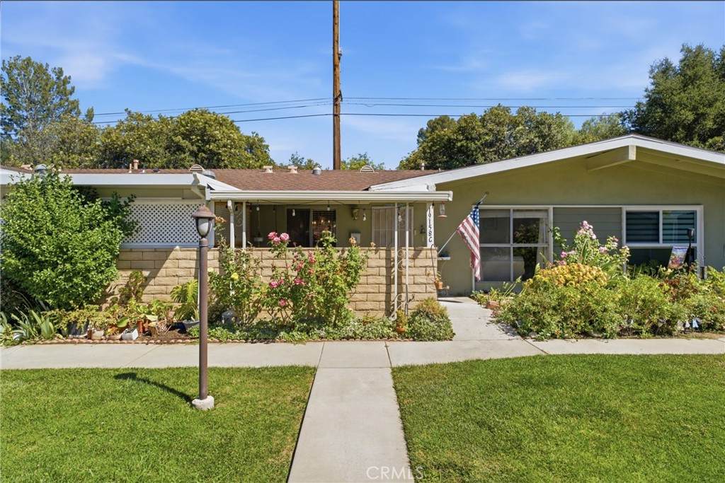 19158 Avenue Of The Oaks - Photo 1