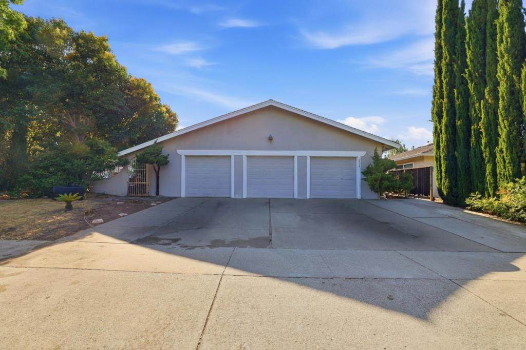 5915 Hillview Avenue - Photo 1