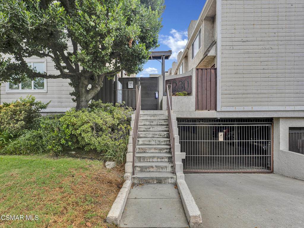 4230 Whitsett Avenue - Photo 1