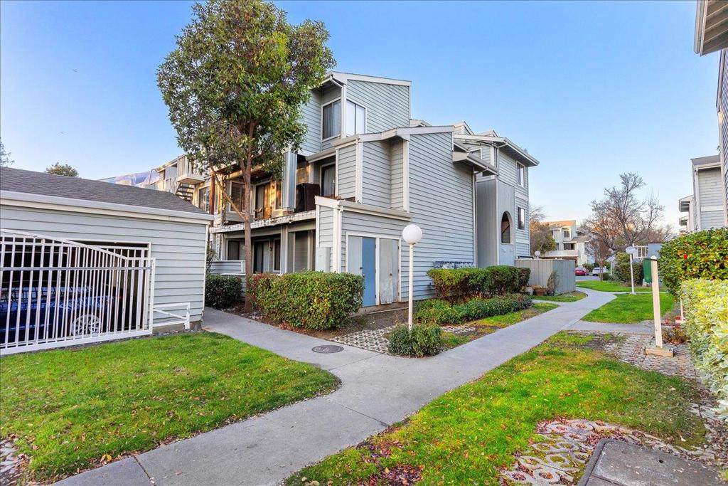 37168 Meadowbrook - Photo 1