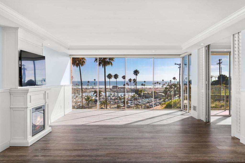 https://bt-photos.global.ssl.fastly.net/socal/orig_boomver_1_446642808-2.jpg
