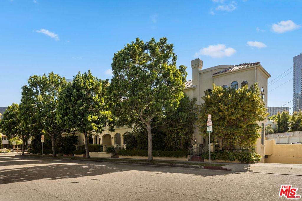 241 Lasky Drive - Photo 1