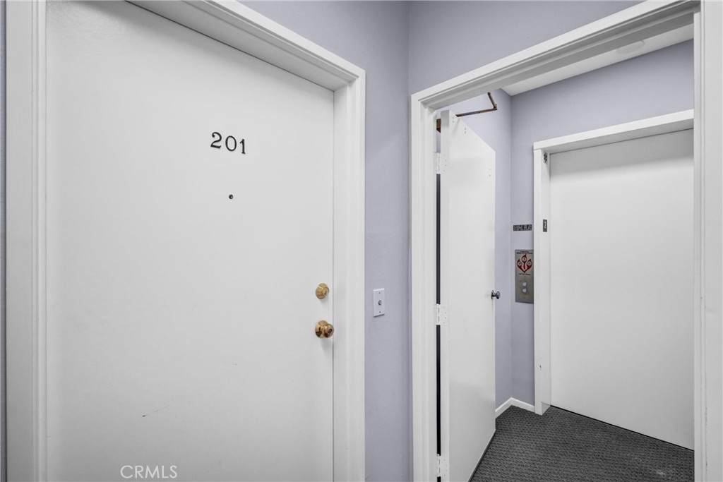 1921 Malcolm Avenue - Photo 1