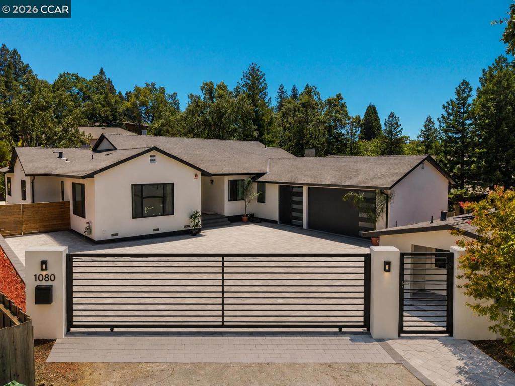 1080 Scots Ln - Photo 1