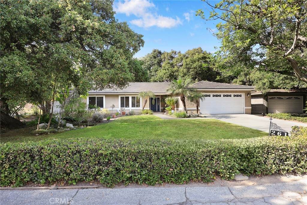 261 Oakhurst - Photo 1