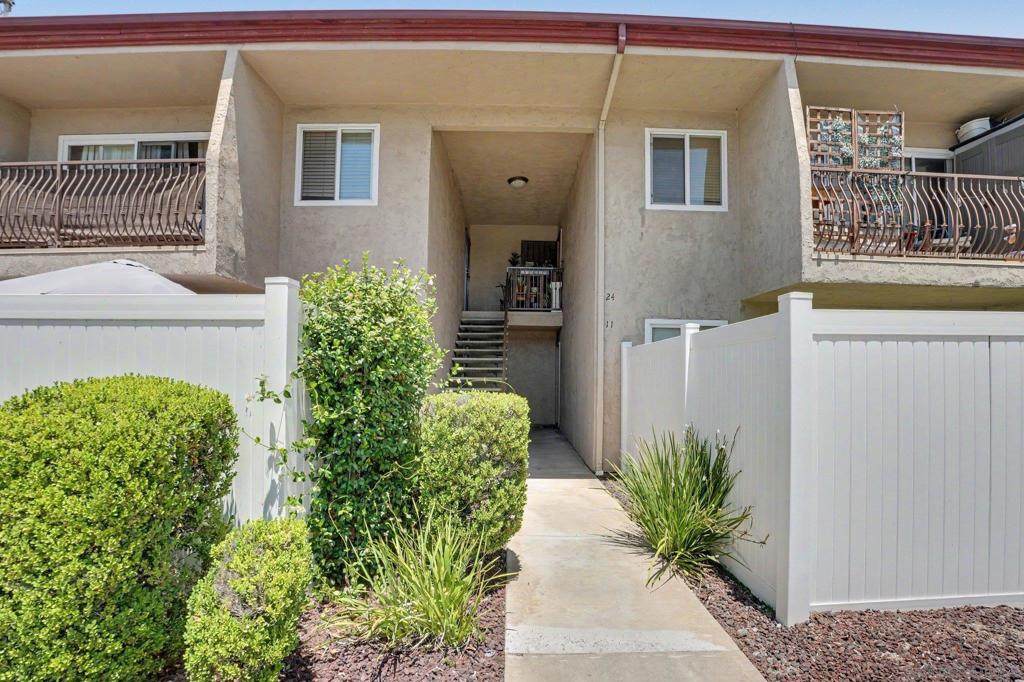 930 Peach Avenue - Photo 1