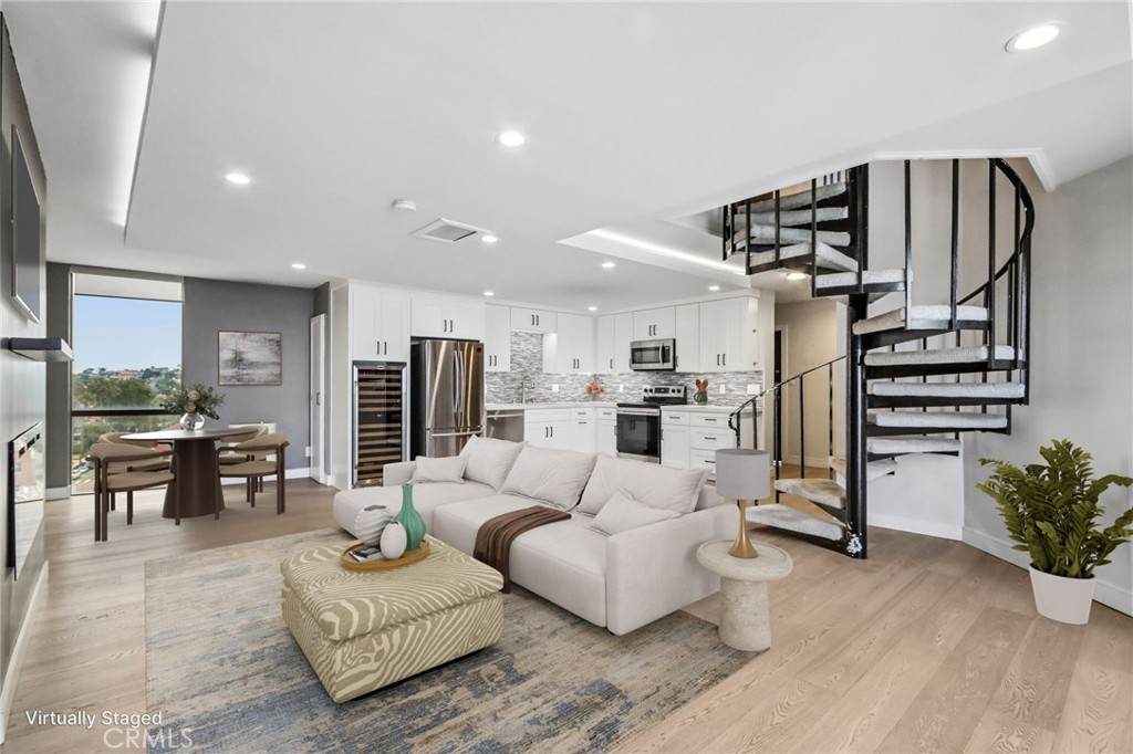 531 Esplanade - Photo 1