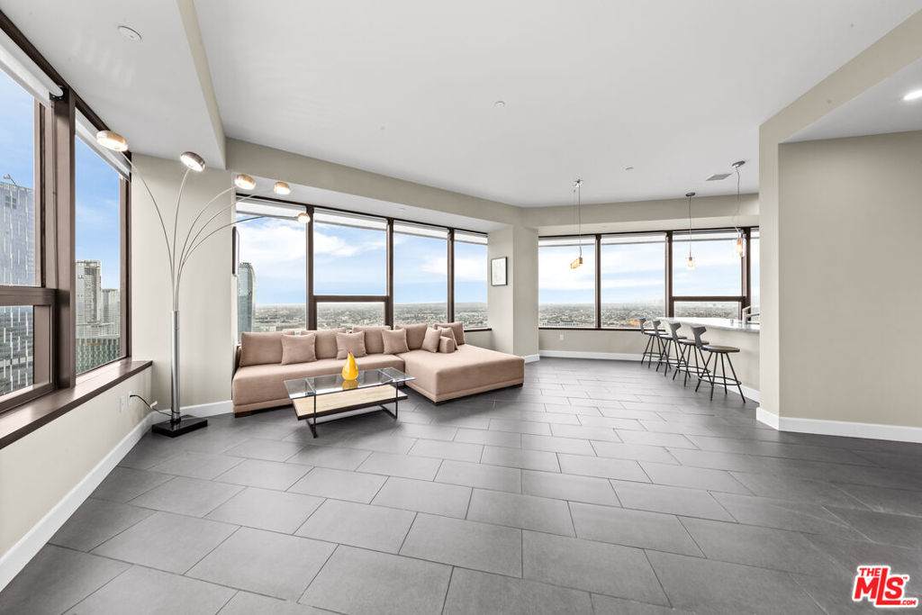 1100 Wilshire Boulevard - Photo 1