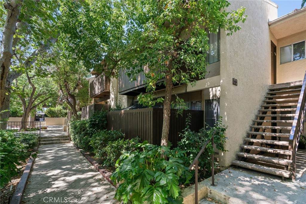 18350 Hatteras Street - Photo 1