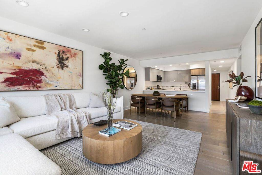 10269 Santa Monica Boulevard - Photo 1