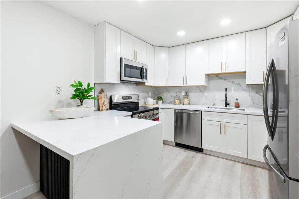 2700 Oak Road - Photo 1