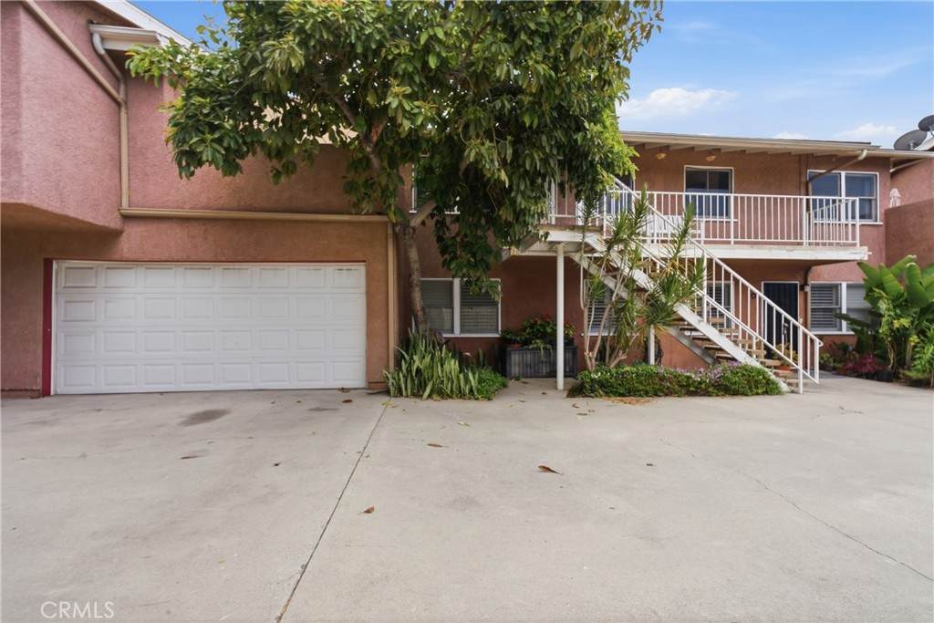 10128 Walnut - Photo 1