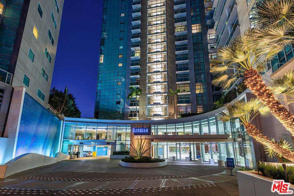 13700 Marina Pointe Drive - Photo 1