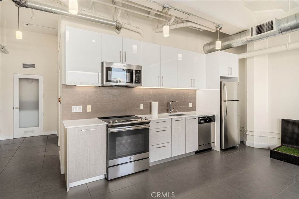 939 Broadway #1001 - Photo 1