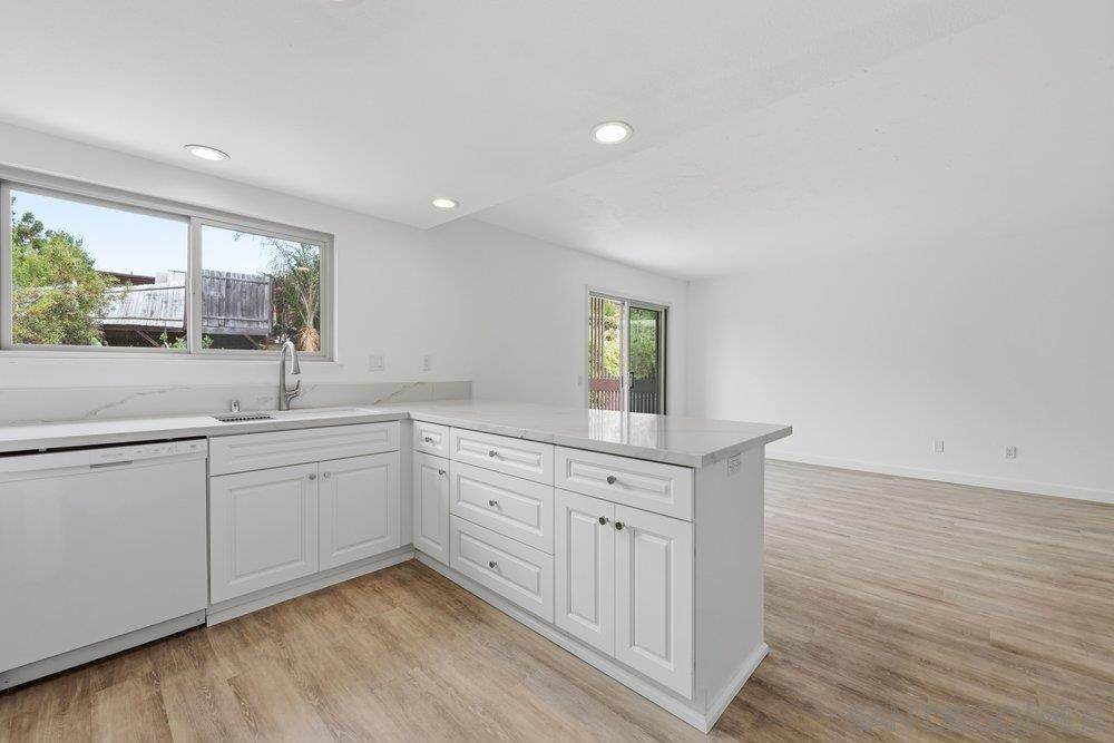 155 Rosebay Dr - Photo 1