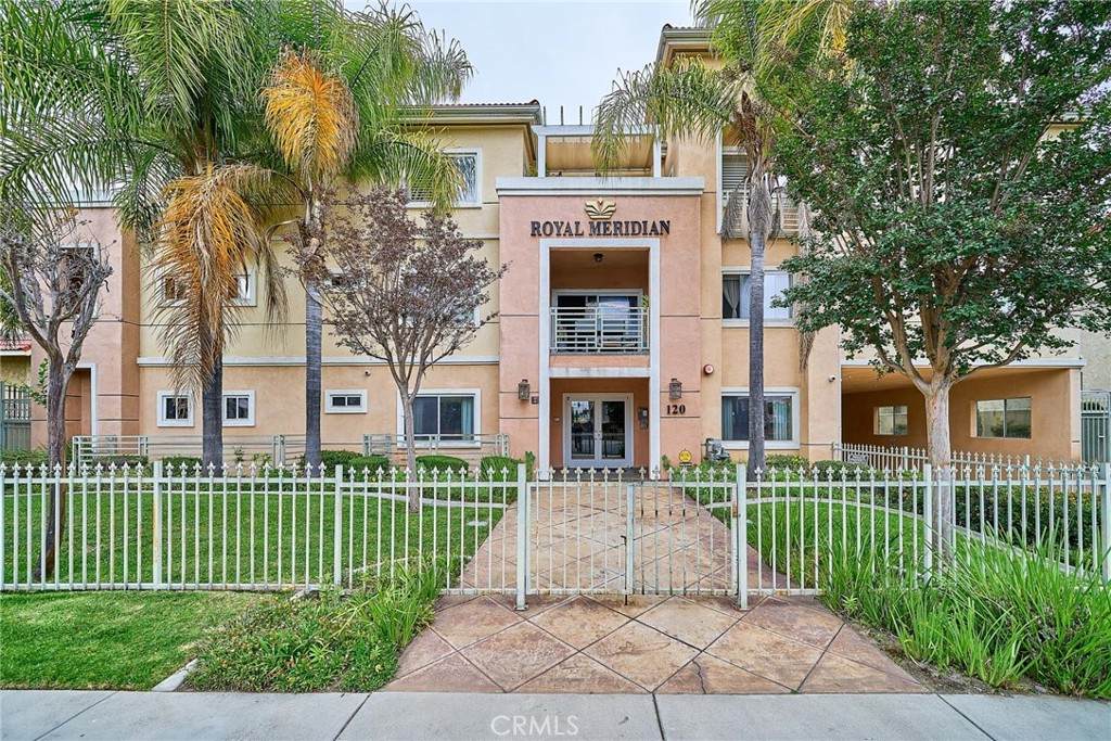 120 Moore - Photo 1
